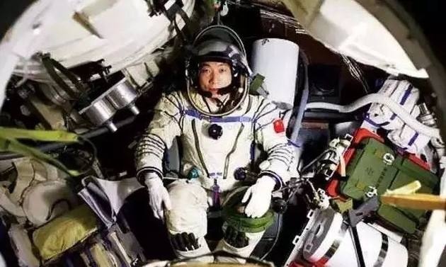 2003年，杨利伟是中国第一个进入太空的人.jpg